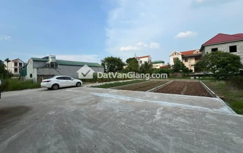 Bán đất Tân Tiến Văn Giang 54,3m² đường 9m, MT 4m vuông đẹp, giá hơn 2 tỷ hiếm